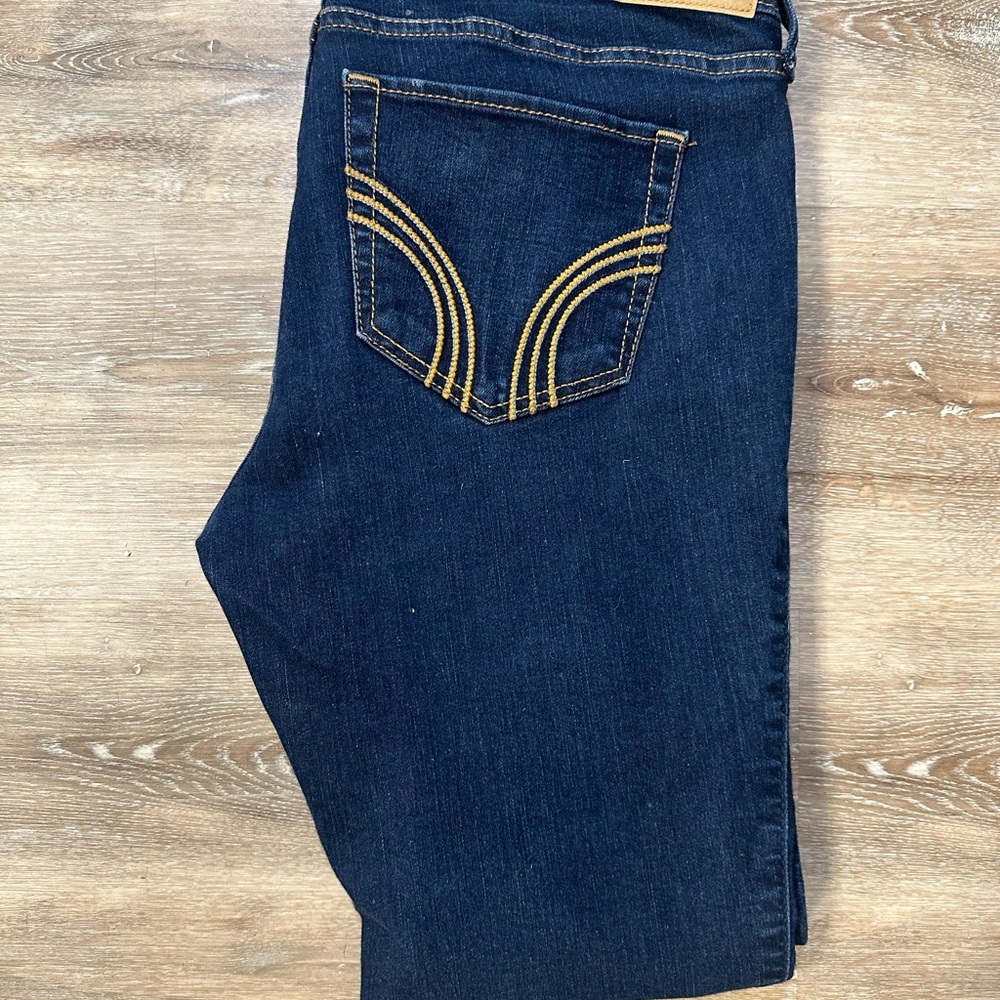 Hollister Navy Jeans with Tan Label size 7s worn maybe twice. My loss your gain.